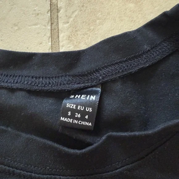 Oversized Tee - Picture 2 of 3